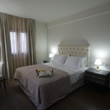 Theasis Hotel פרמיתיה מראה חיצוני תמונה