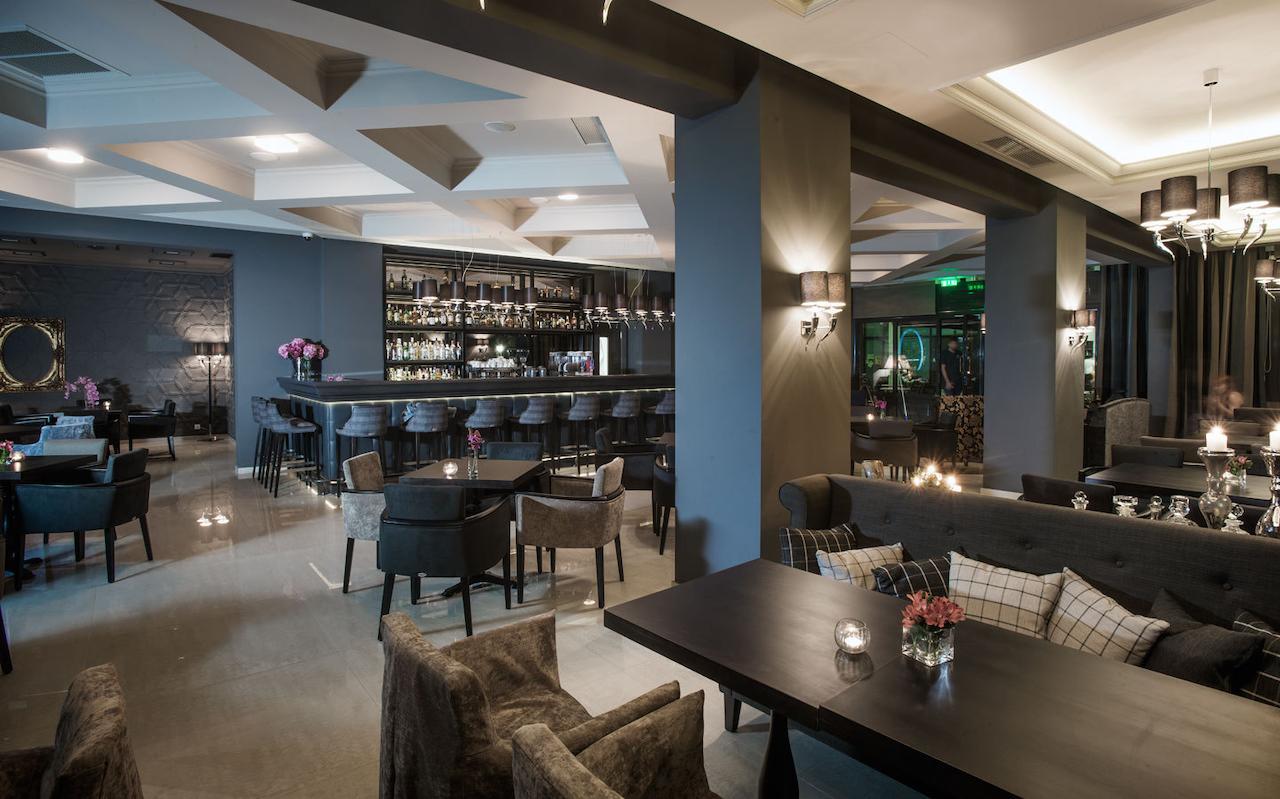 Theasis Hotel פרמיתיה מראה חיצוני תמונה